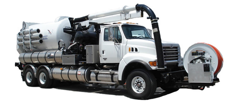 Servicio con equipo Hidrodinámico de succión y presión VACTOR, para el desocupe de lodos.